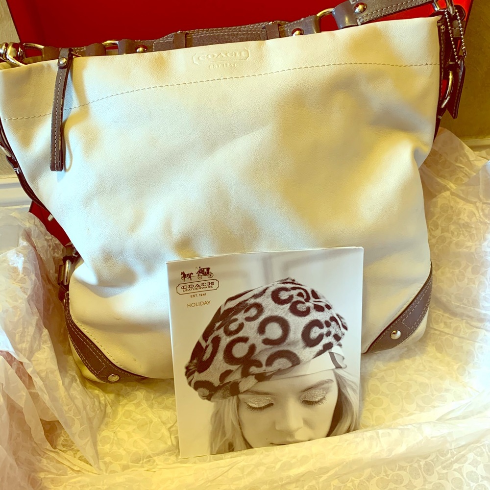 👜Coach Leather Purse👜